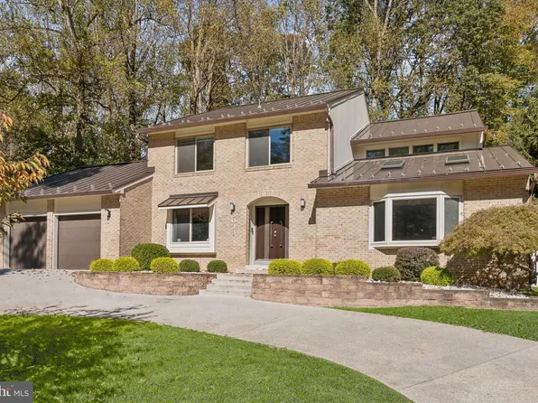 8033 Cypress Grove Ln, Cabin John, MD 20818