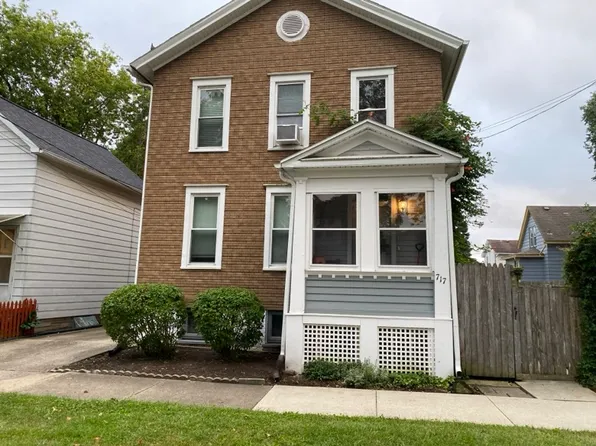 717 44th St, Kenosha, WI 53140