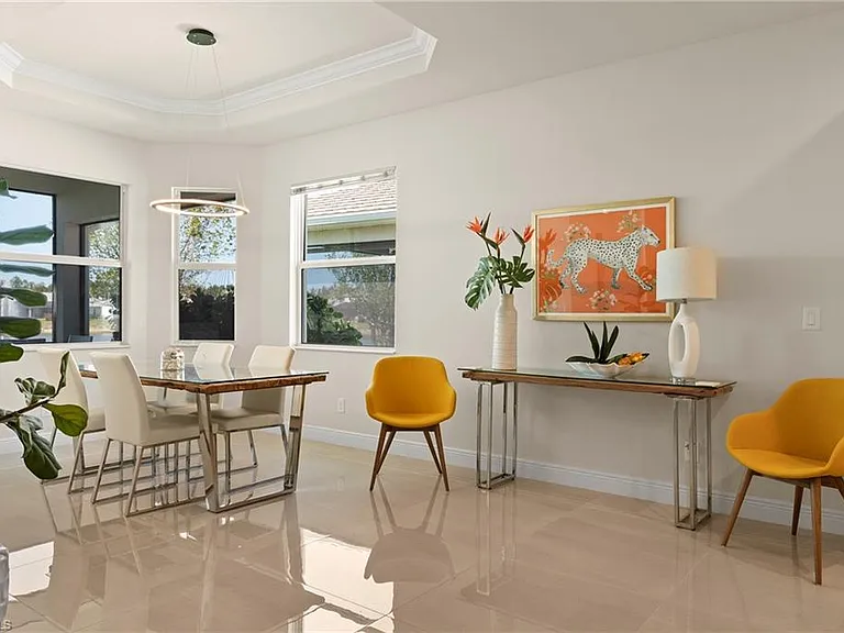 8897 Redonda Dr — Photo 15