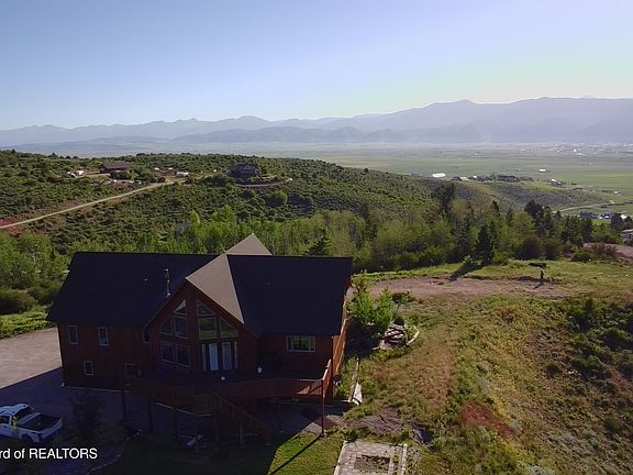 3rd image of 1041 Harmony Creek Dr