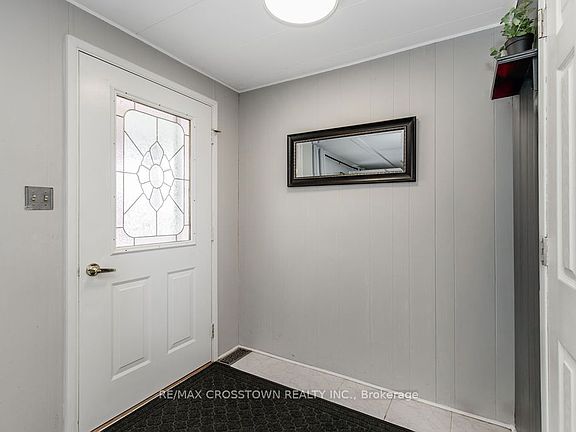 2nd image of 3 Fairbirch Ct