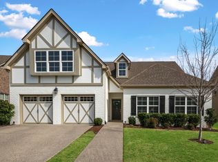 811 Cherry Grove Dr, Hendersonville, TN 37075