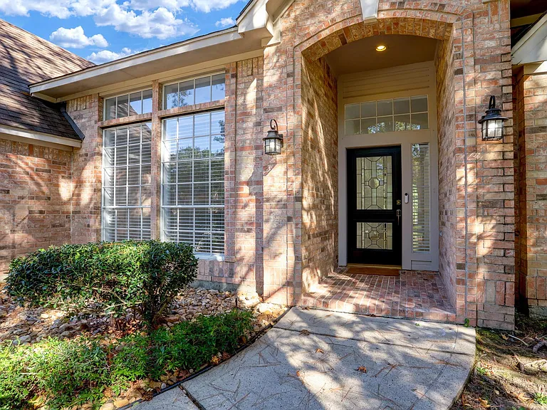 138 Summer Storm Pl — Photo 2