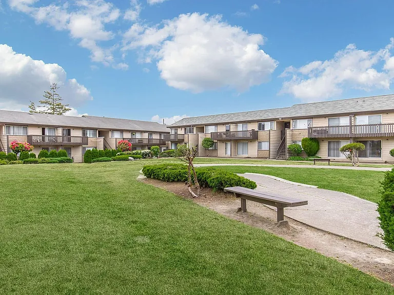 Shannon South Apartments — Photo 14