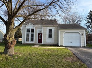 2275 Bannister Ln, Aurora, IL 60504