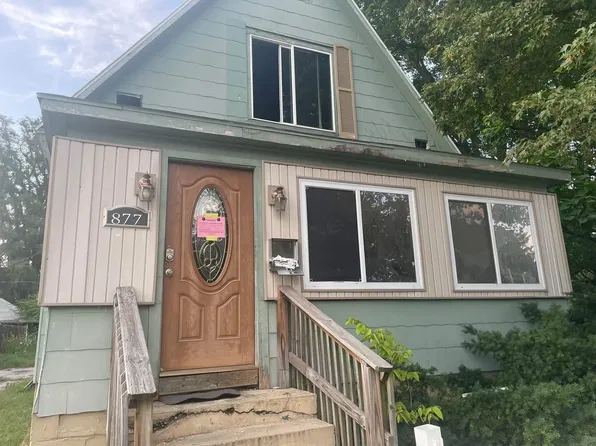 877 Nathaniel Wells Sr Dr, Benton Harbor, MI 49022