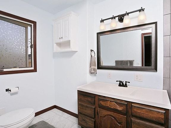 5th image of 2911 Vermillion Dr