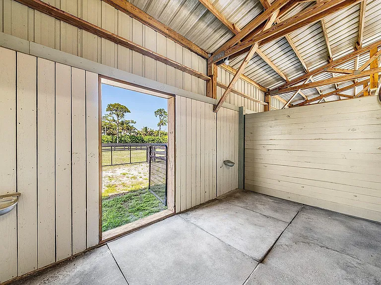 6149 Park Ln E #BARN — Photo 9