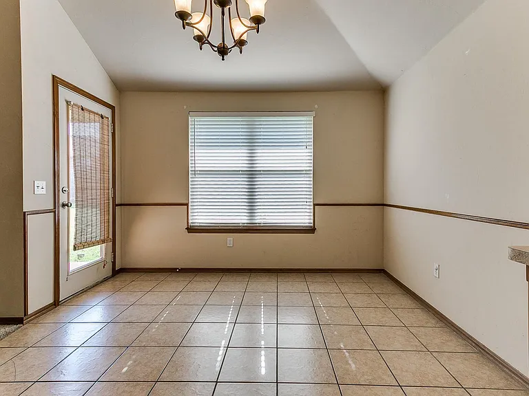 1708 Meadow Run Dr — Photo 6