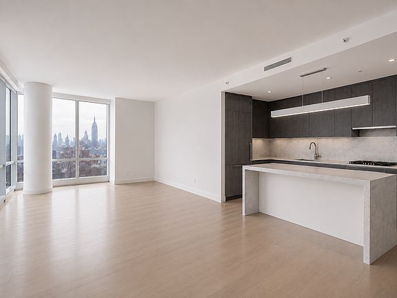 2nd image of 15 Hudson Yards #30A