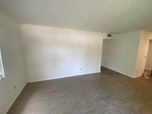 2nd image of 1415 Lake Ave APT 1