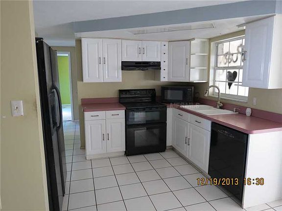 3rd image of 1345 Brixton Ln