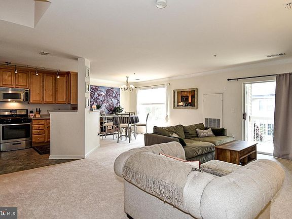 5th image of 12886 Fair Briar Ln