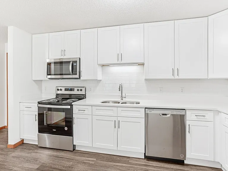 Vernon Oaks Apartments — Photo 59