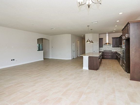 The Sparrow - Family Room