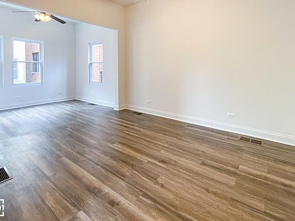3rd image of 3324 N Clifton Ave APT 1R
