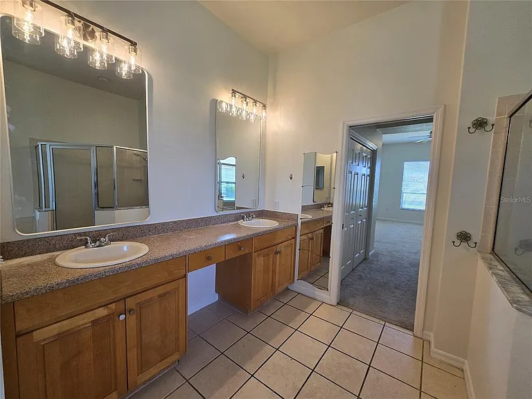 15305 Palomapark Ln — Photo 17