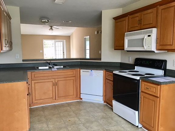 5th image of 144 Bevington Dr