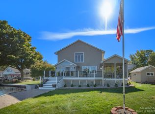 319 Gilmore Ct, Michigan Center, MI 49254