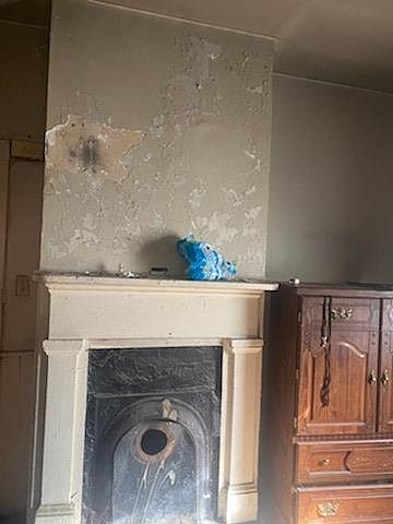 2nd image of 1121 Washington St