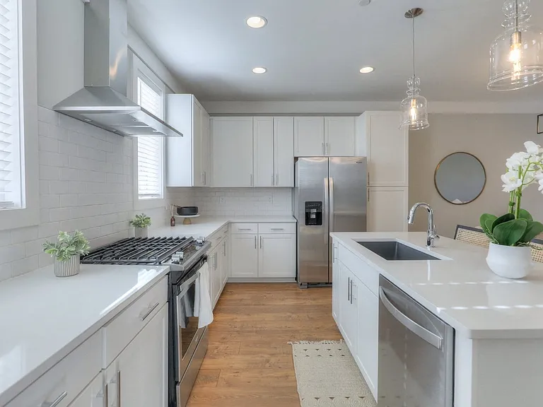 780 Townhomes — Photo 2
