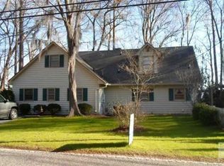 2604 Canal Cove Rd, Lake Waccamaw, NC 28450