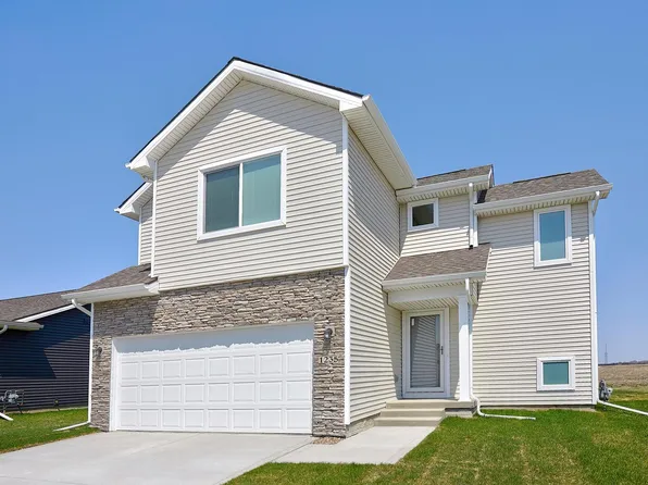 1235 Locust St, Waukee, IA 50263