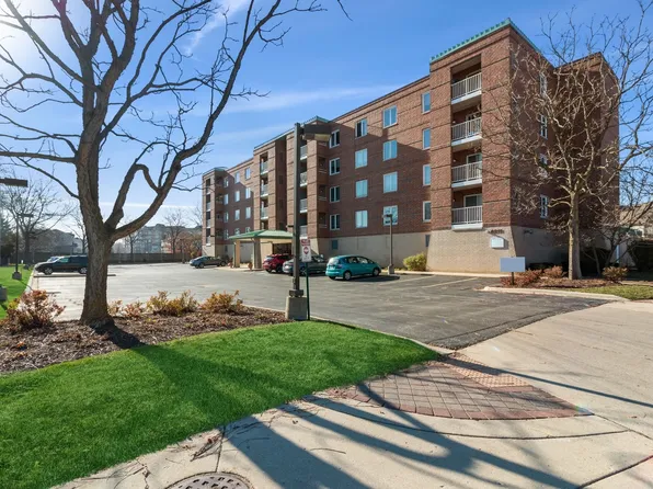 6211 Lincoln Ave Unit 504, Morton Grove, IL 60053