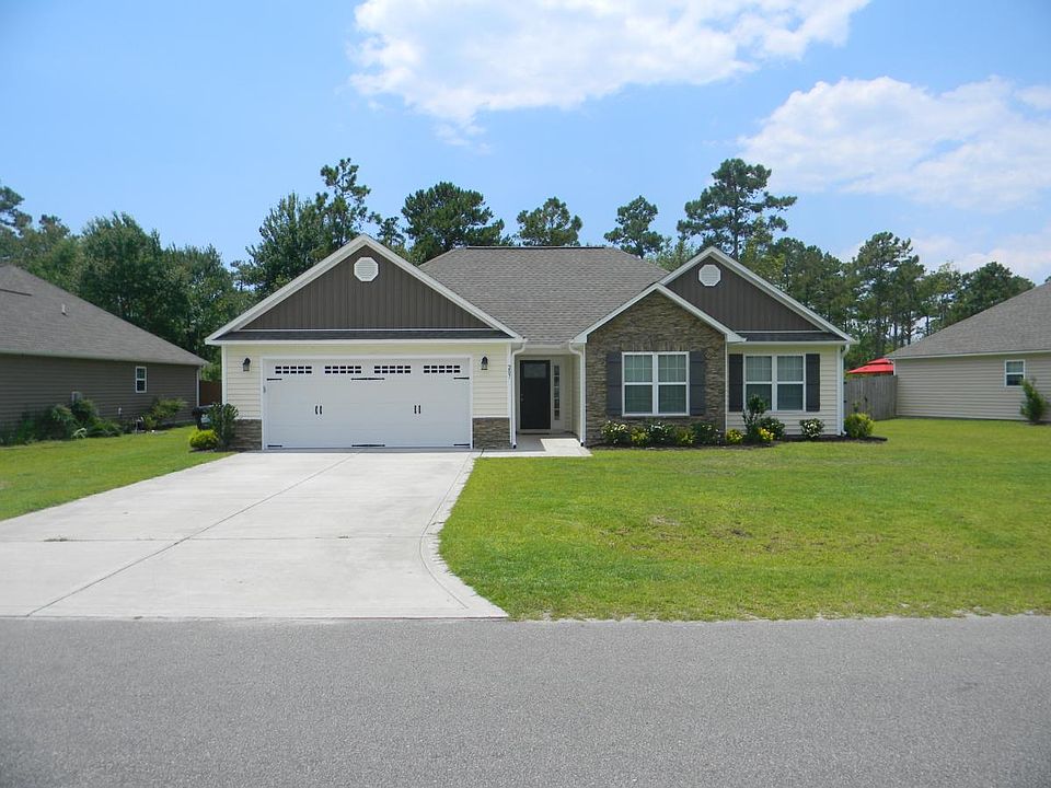Front View of 207 Marsh Haven