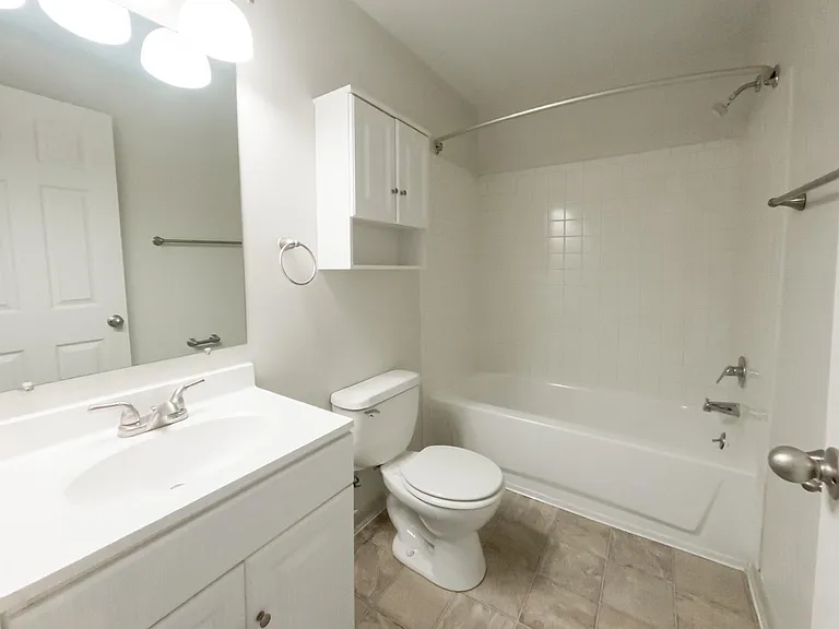 Madison Apartments — Photo 7