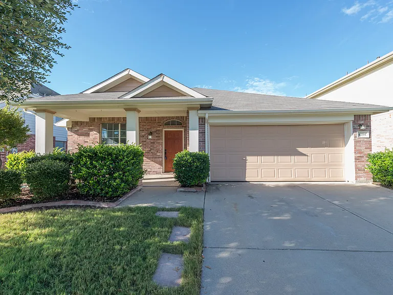 4184 Capstone Dr — Photo 2