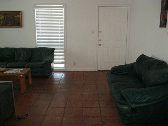 5th image of 110 E Acapulco St