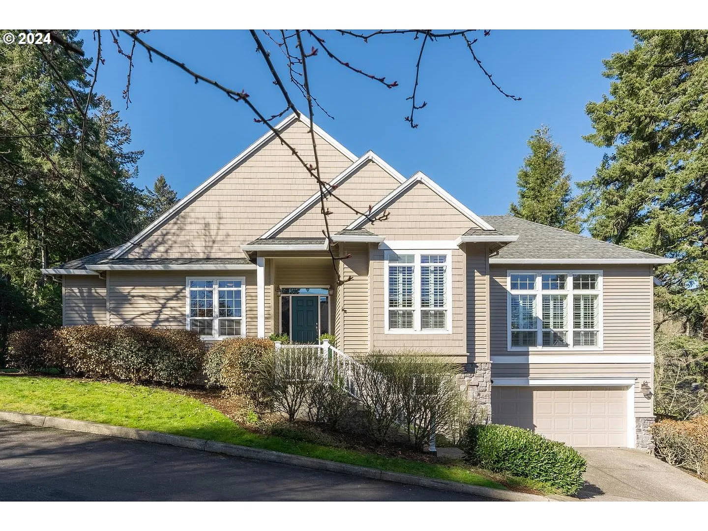 6333 SW Canby St photo 1