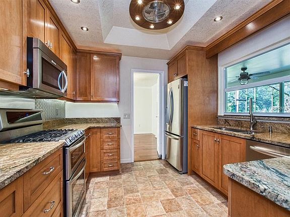 2nd image of 2203 Dogwood Cir