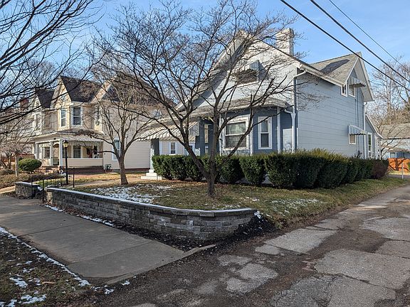 2nd image of 607 Warren St