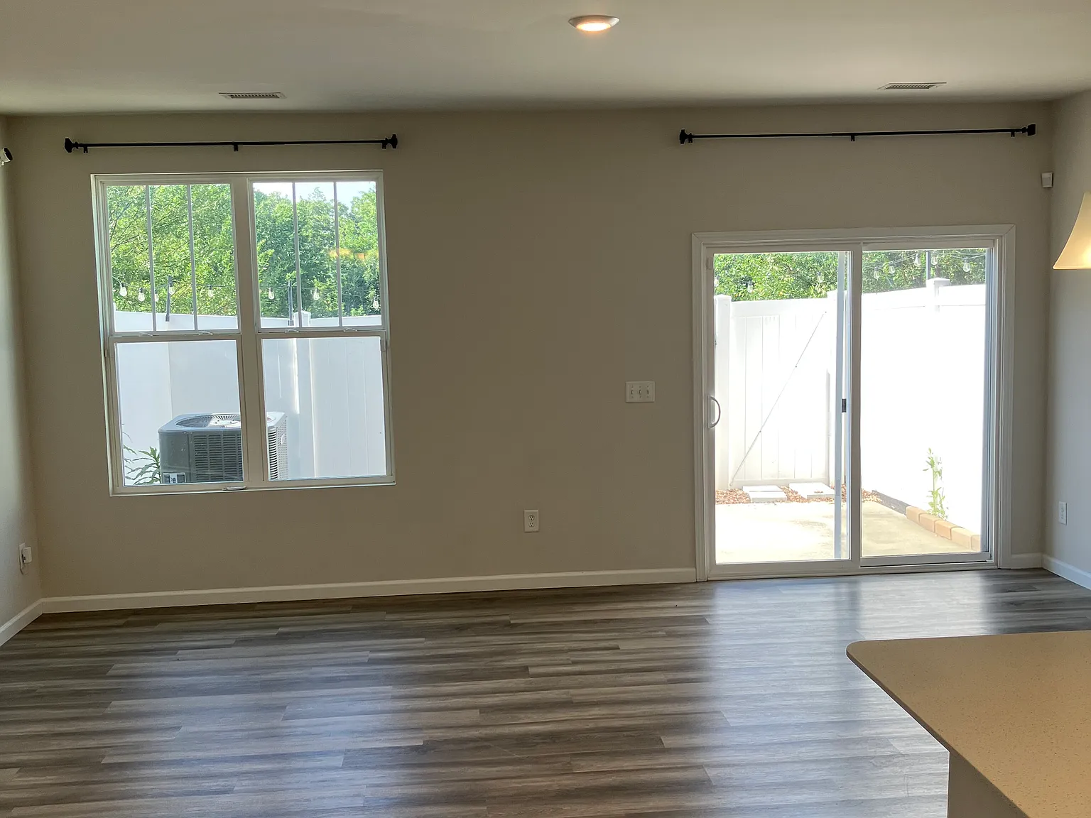 3 bed, 1708 sqft, $1,995 — Photo 4