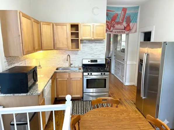1504 W Henderson St #1F, Chicago, IL 60657