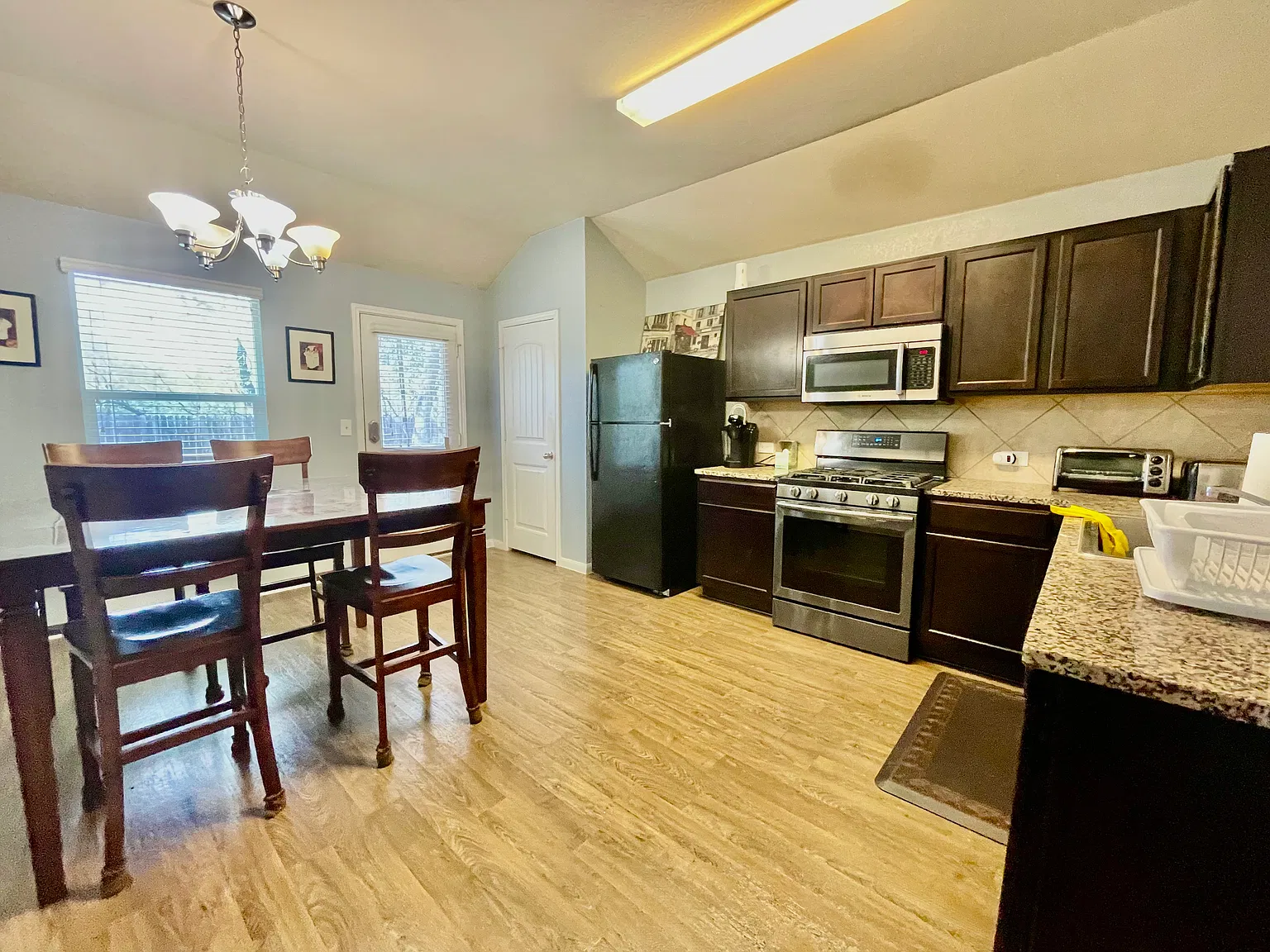 3 bed, 1370 sqft, $1,700 — Photo 3