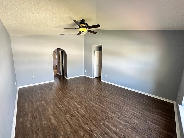 2705 NE 42nd Rd — Photo 31
