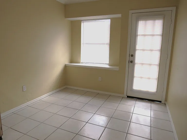 6034 Maple Leaf Dr — Photo 9