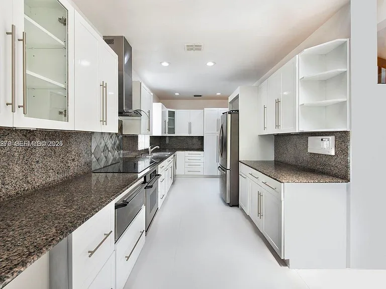 2000 S Bayshore Dr #58 — Photo 8