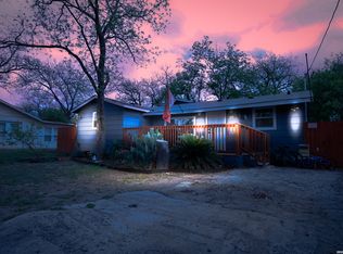 410 N Crisp, Uvalde, TX 78801