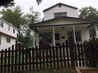 421 Sunset Ave — Photo 1