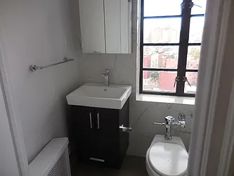 Rented by Aimee Grodanz, LREB