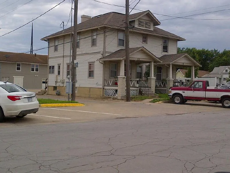 3 bed, 1100 sqft, $1,095 — Photo 2
