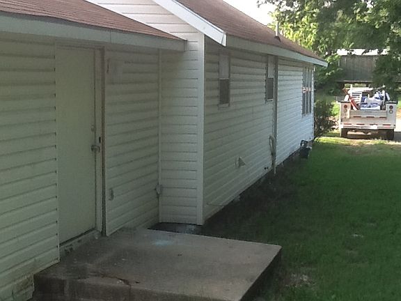 3rd image of 20 E Monroe Ave