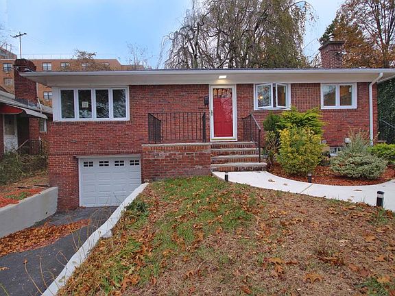 3rd image of 31 Clinton Ct