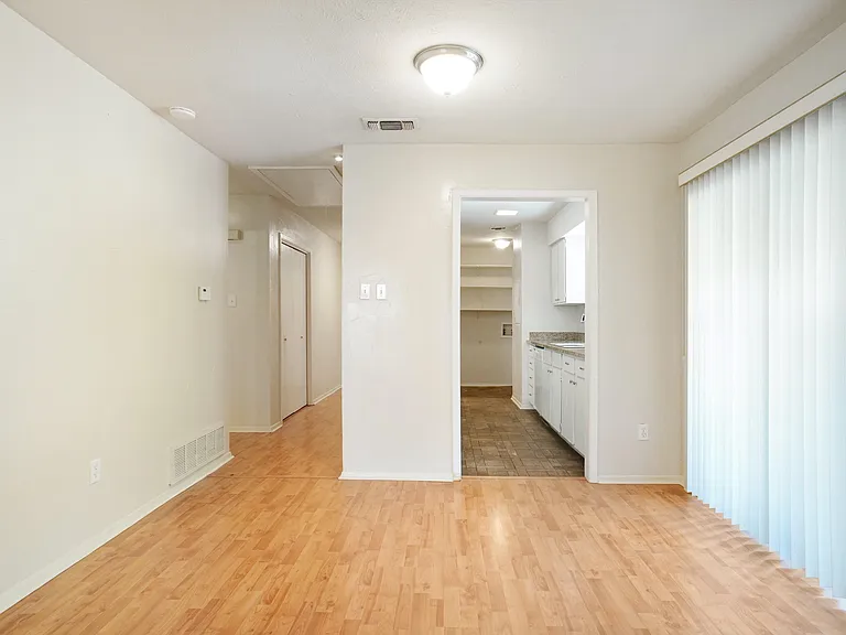 4908 Byers Ave #D — Photo 9