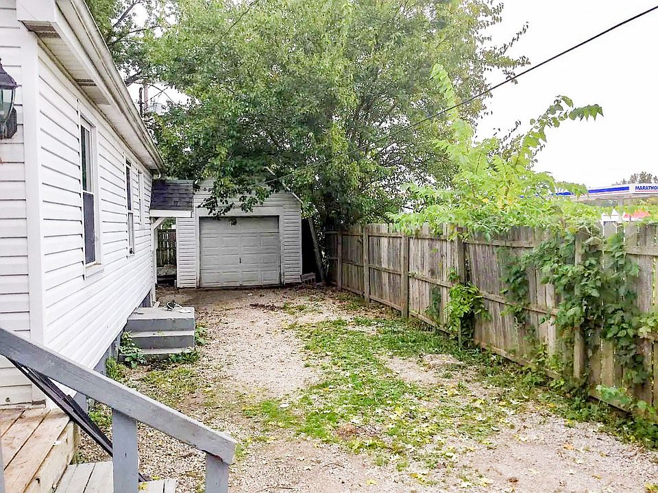 2nd image of 3308 E 13th St