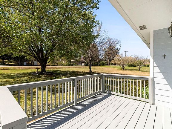 4th image of 7 Belvue School Rd